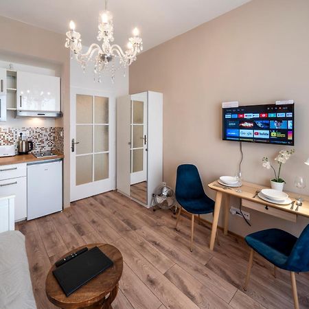 Studio Apartment - Tower Petrin プラハ エクステリア 写真