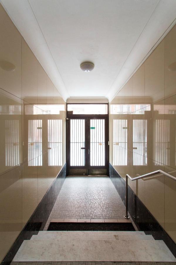 Studio Apartment - Tower Petrin プラハ エクステリア 写真