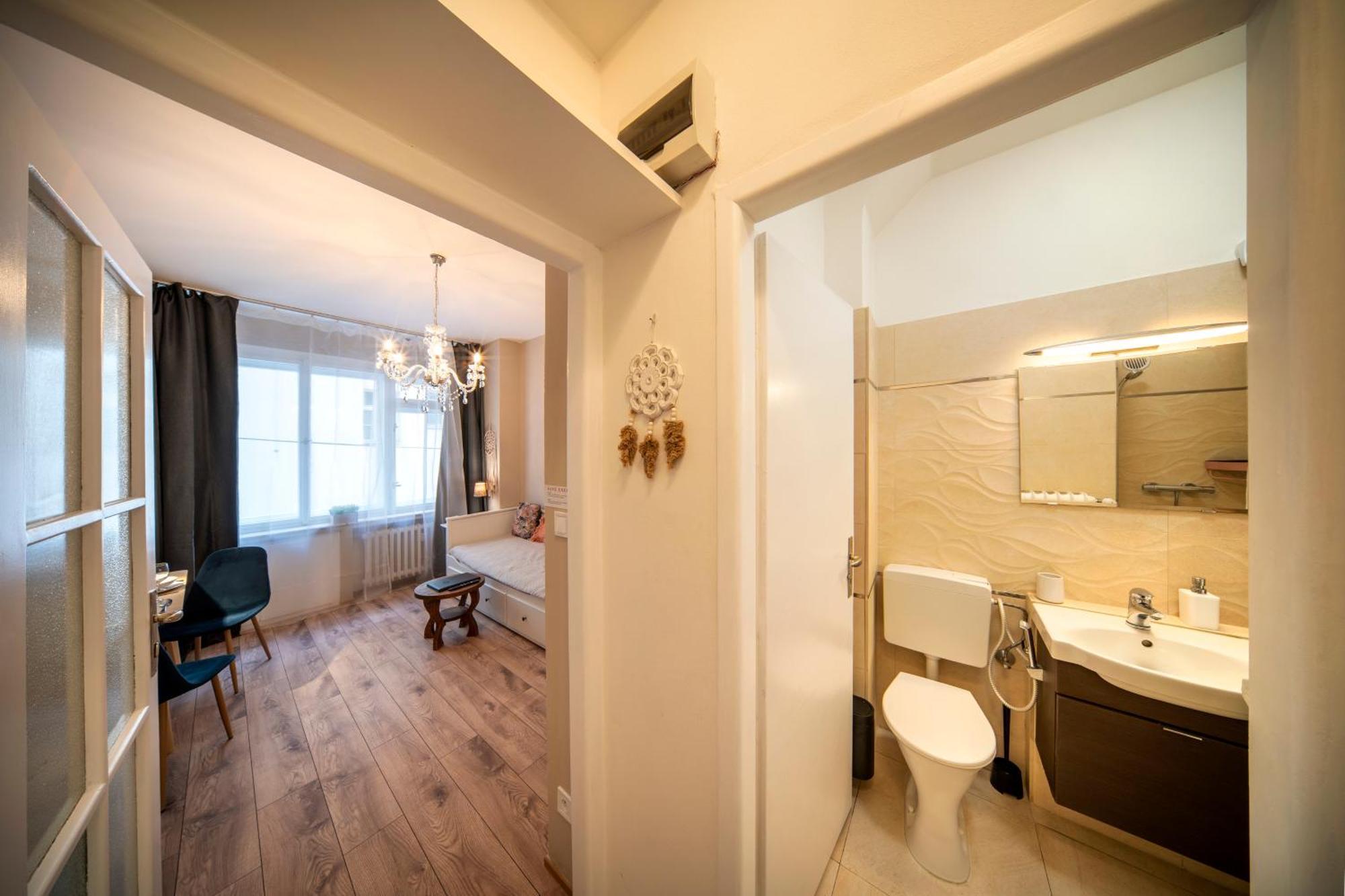 Studio Apartment - Tower Petrin プラハ エクステリア 写真