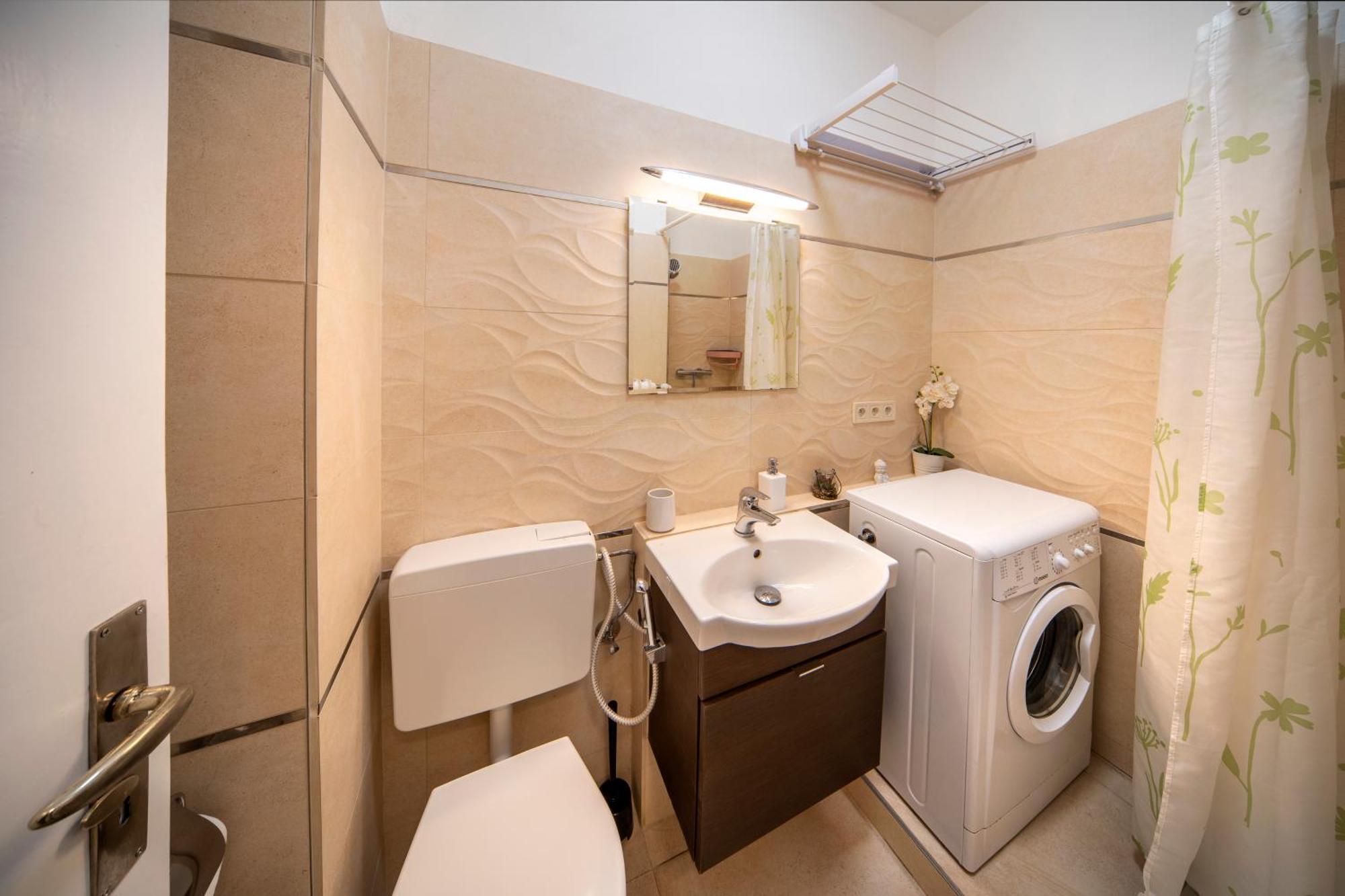 Studio Apartment - Tower Petrin プラハ エクステリア 写真