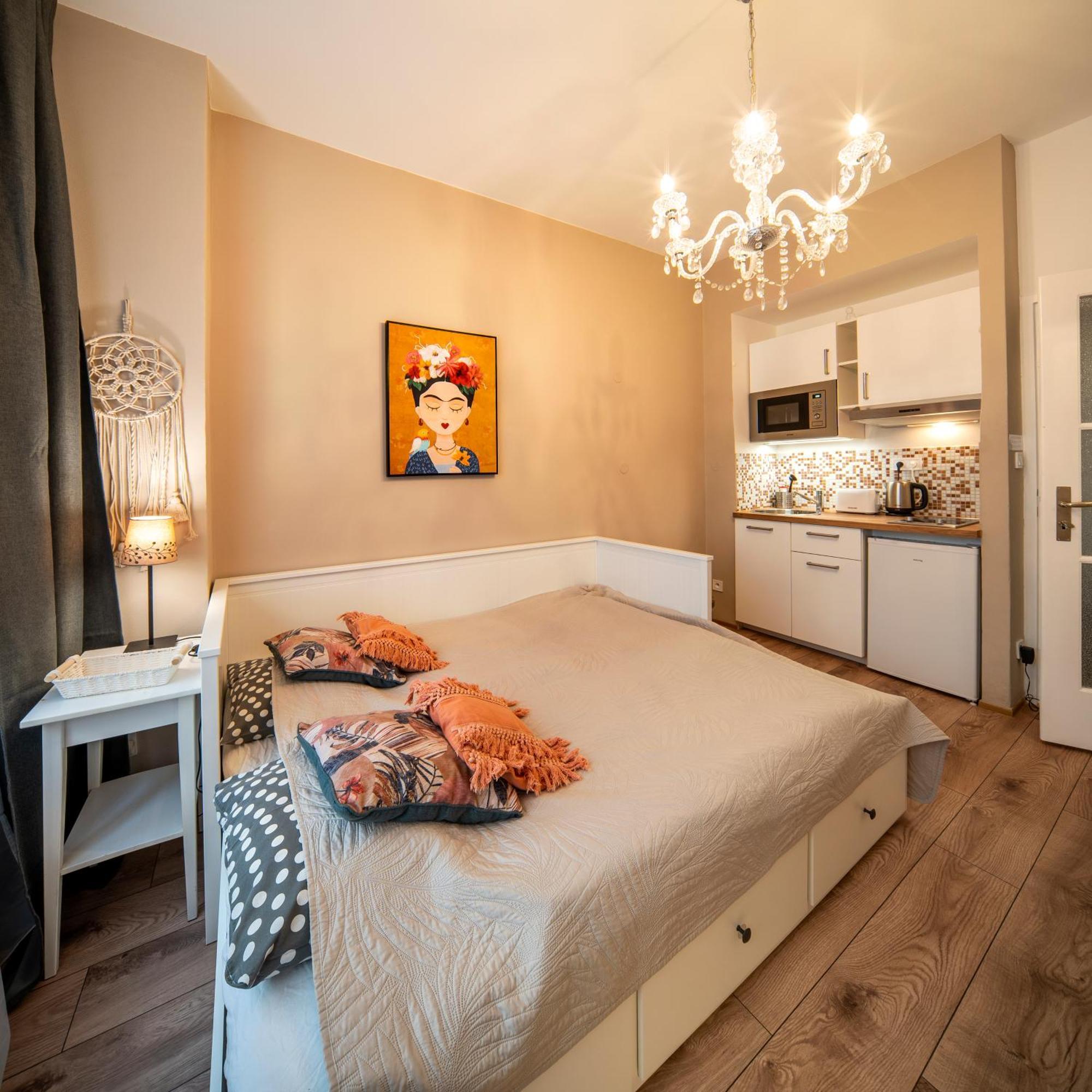 Studio Apartment - Tower Petrin プラハ エクステリア 写真